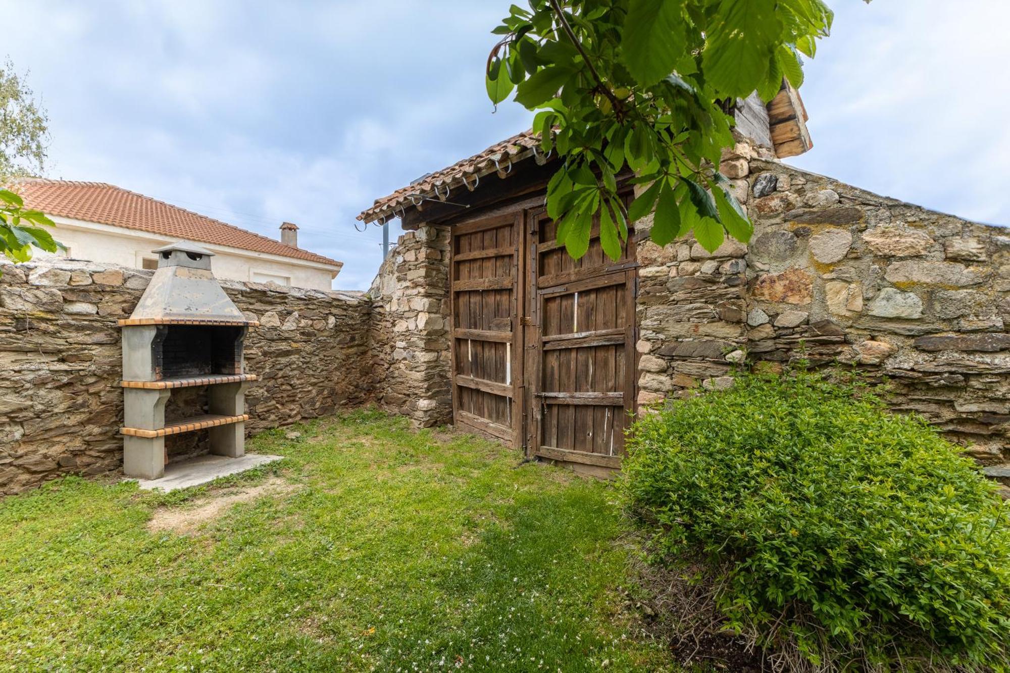La Casona Y Casitas De Tabladillo Villa Santa Maria la Real de Nieva Exterior photo
